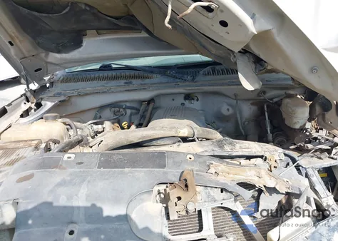 2005 Chevrolet Silverado C2500 Heavy Duty z USA, uszkodzony, nr VIN 1GCHC24U15E252823